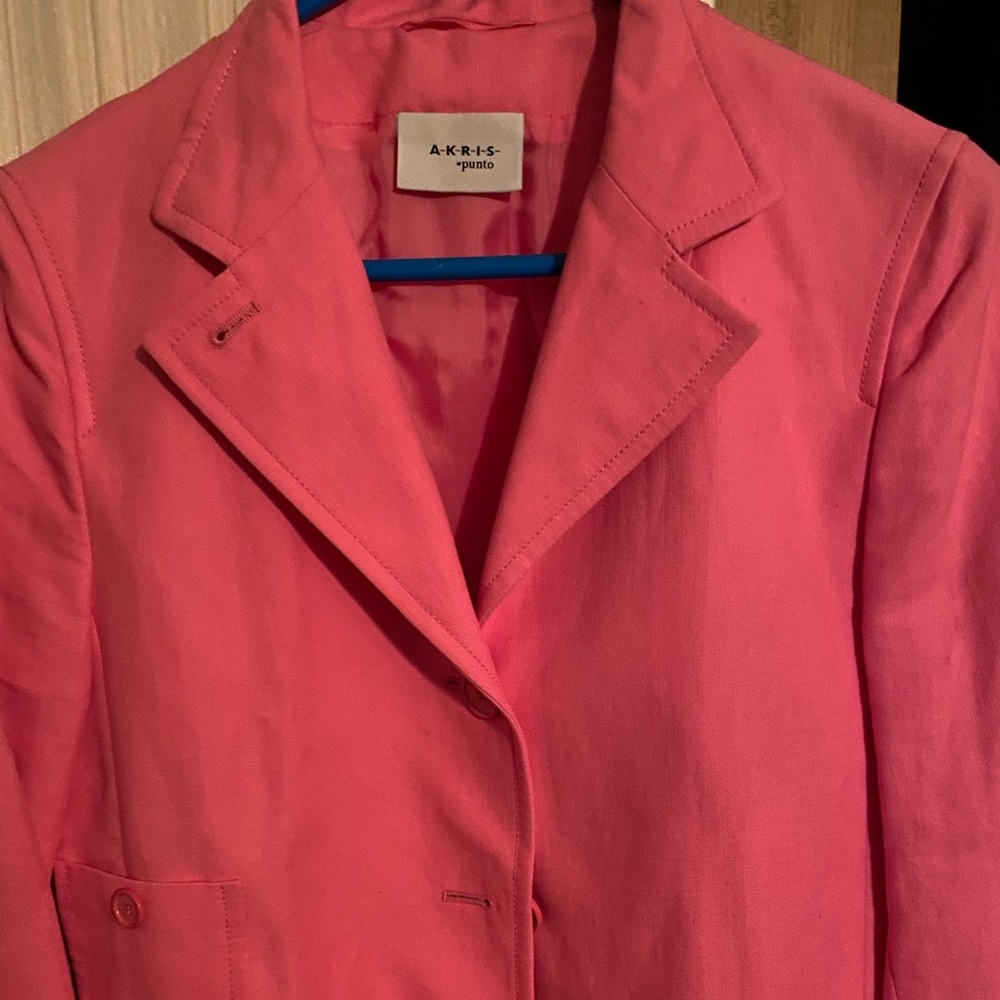 Beautiful pink AKRIS blazer